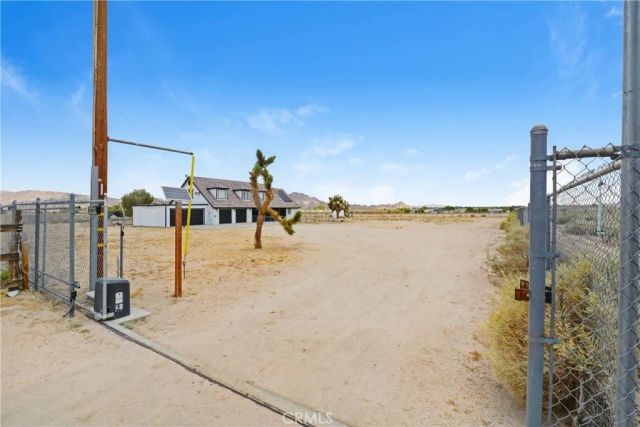 10015 High Road, Lucerne Valley, CA 92356