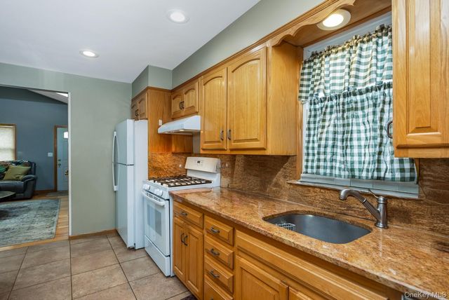 88-68 Commonwealth Boulevard, Bellerose, NY 11426