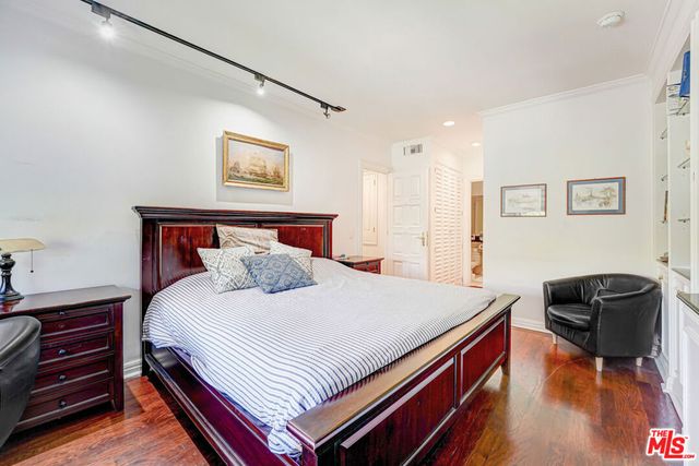 2285 Century 194, Los Angeles, CA 90067