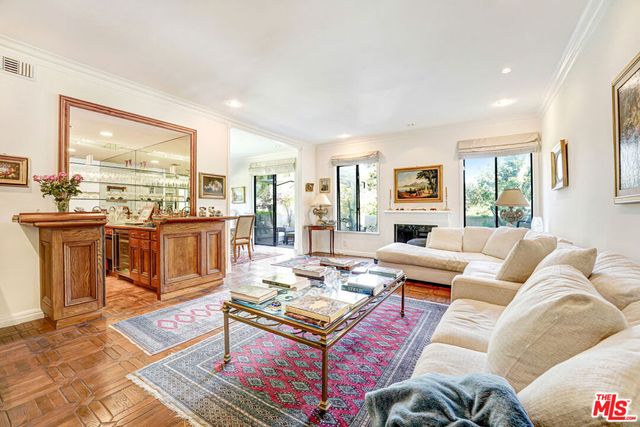 2285 Century 194, Los Angeles, CA 90067