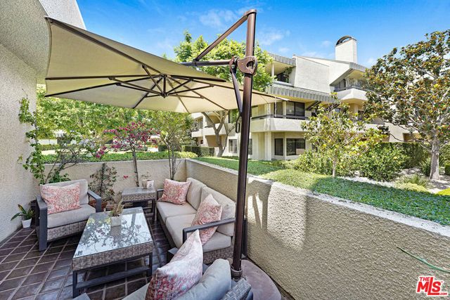 2285 Century 194, Los Angeles, CA 90067