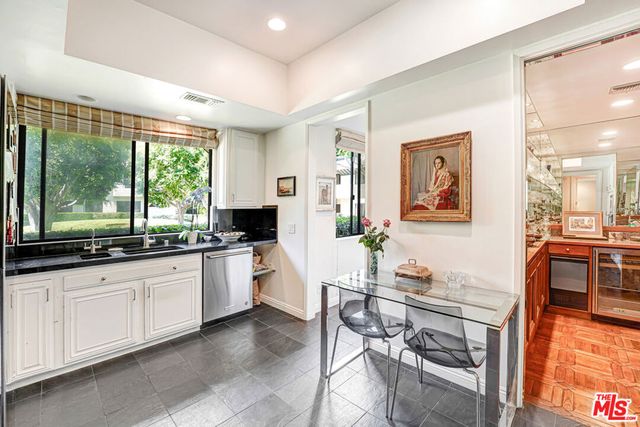 2285 Century 194, Los Angeles, CA 90067