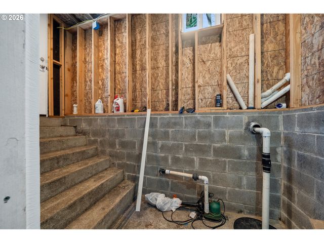 1590 MCCORMICK LOOP Rd, Tillamook, OR 97141