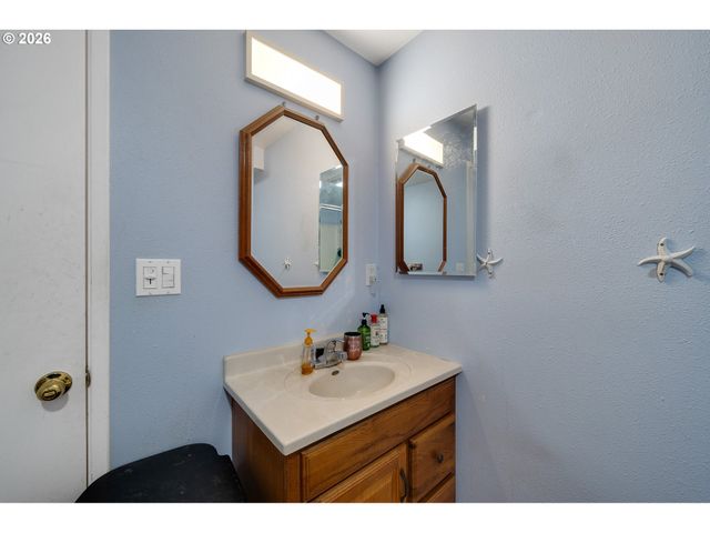 1590 MCCORMICK LOOP Rd, Tillamook, OR 97141