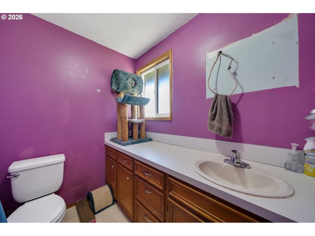 1590 MCCORMICK LOOP Rd, Tillamook, OR 97141