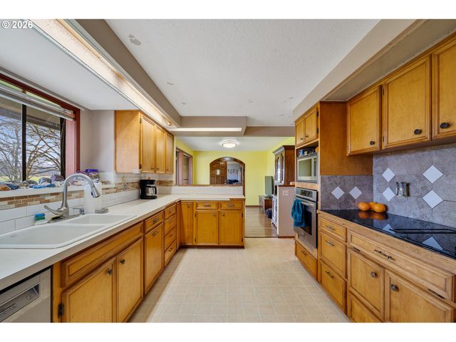 1590 MCCORMICK LOOP Rd, Tillamook, OR 97141