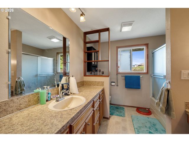 1590 MCCORMICK LOOP Rd, Tillamook, OR 97141