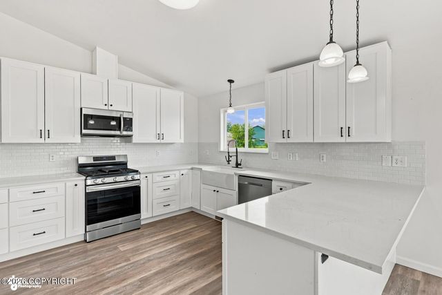 1300 S Pinnacle Mountain Drive, Palmer, AK 99645