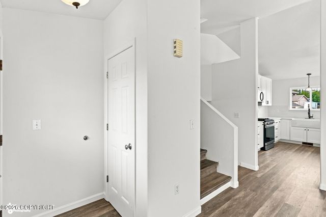 1300 S Pinnacle Mountain Drive, Palmer, AK 99645