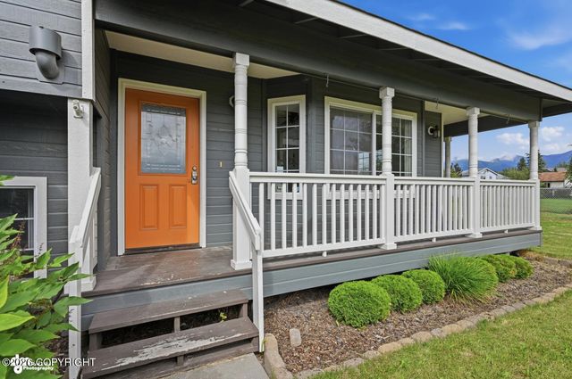 1300 S Pinnacle Mountain Drive, Palmer, AK 99645