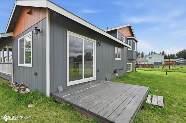1300 S Pinnacle Mountain Drive, Palmer, AK 99645