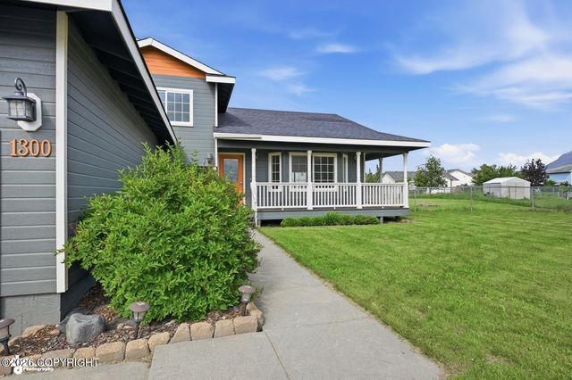 1300 S Pinnacle Mountain Drive, Palmer, AK 99645