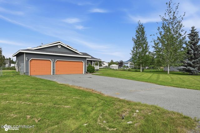 1300 S Pinnacle Mountain Drive, Palmer, AK 99645