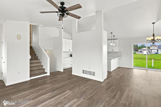 1300 S Pinnacle Mountain Drive, Palmer, AK 99645