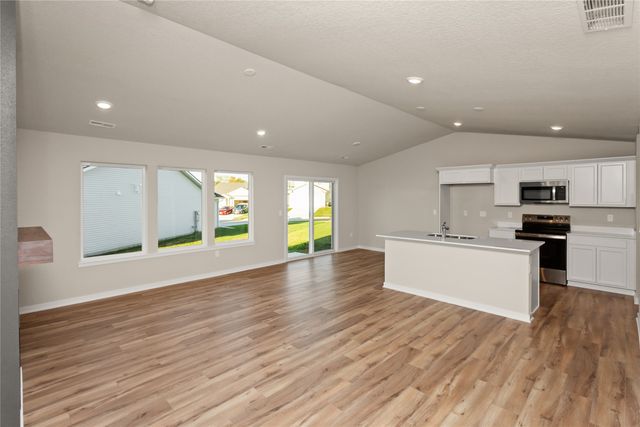 4316 Grover Woods Lane, Des Moines, IA 50317