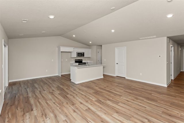 4316 Grover Woods Lane, Des Moines, IA 50317