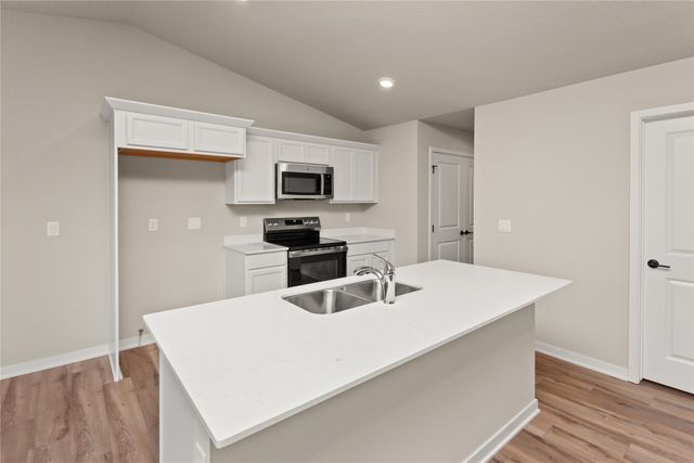 4316 Grover Woods Lane, Des Moines, IA 50317