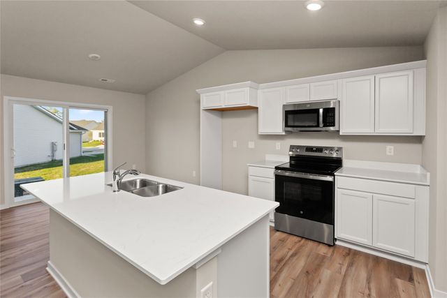 4316 Grover Woods Lane, Des Moines, IA 50317