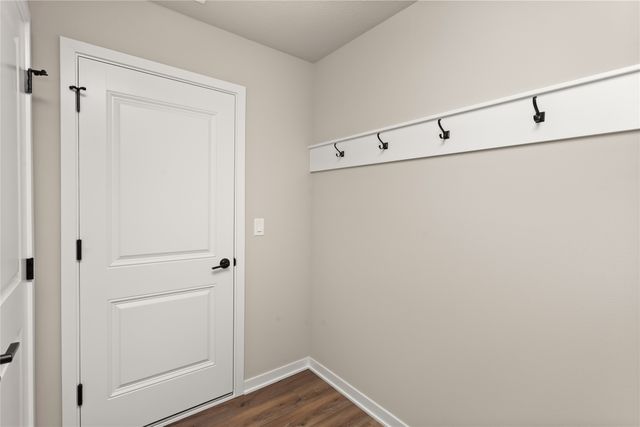 4316 Grover Woods Lane, Des Moines, IA 50317