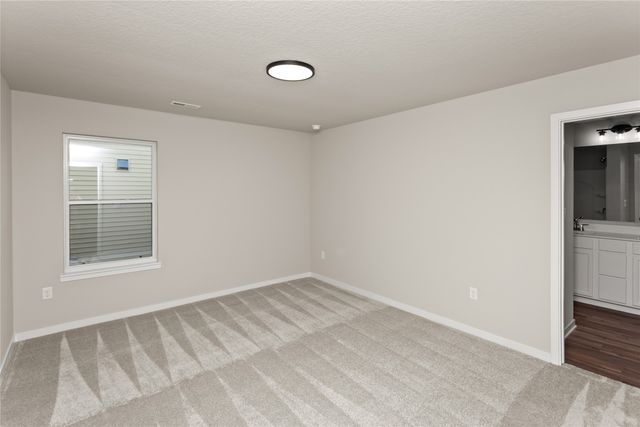 4316 Grover Woods Lane, Des Moines, IA 50317