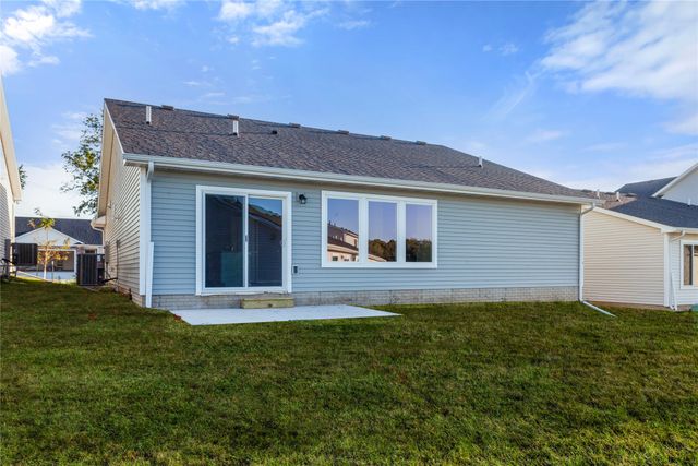 4316 Grover Woods Lane, Des Moines, IA 50317