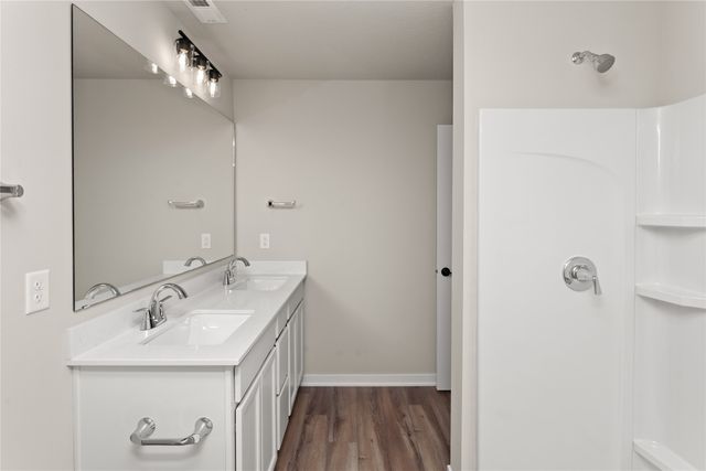 4316 Grover Woods Lane, Des Moines, IA 50317