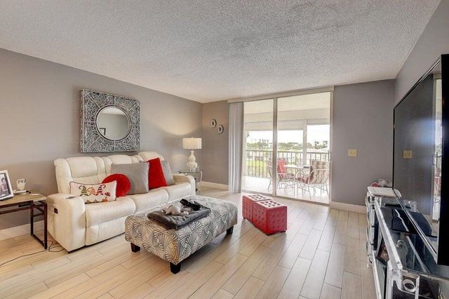 14723 Cumberland Drive 4060, Delray Beach, FL 33446
