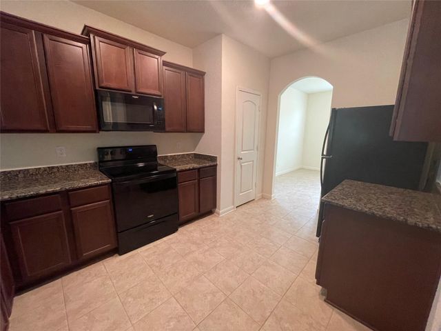 9402 Garnet Grove Drive, Iowa Colony, TX 77583