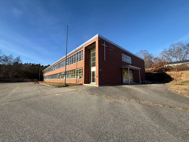 26 Main Street, Thompson, CT 06255