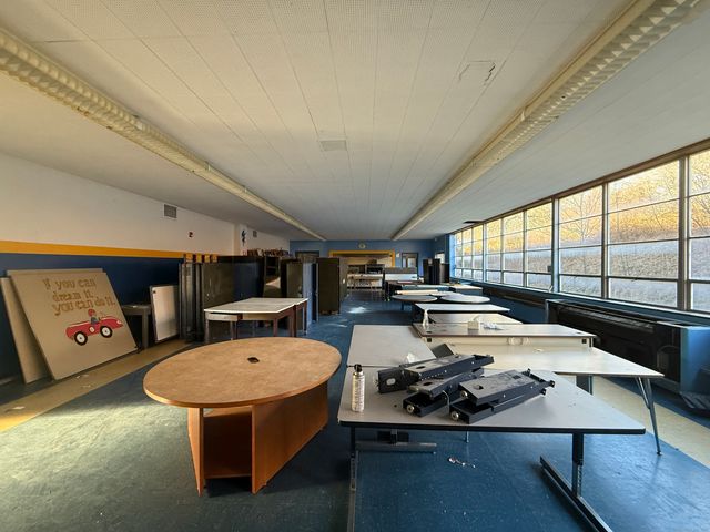 26 Main Street, Thompson, CT 06255