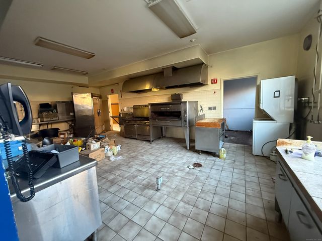 26 Main Street, Thompson, CT 06255