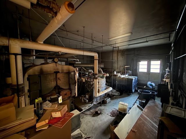 26 Main Street, Thompson, CT 06255