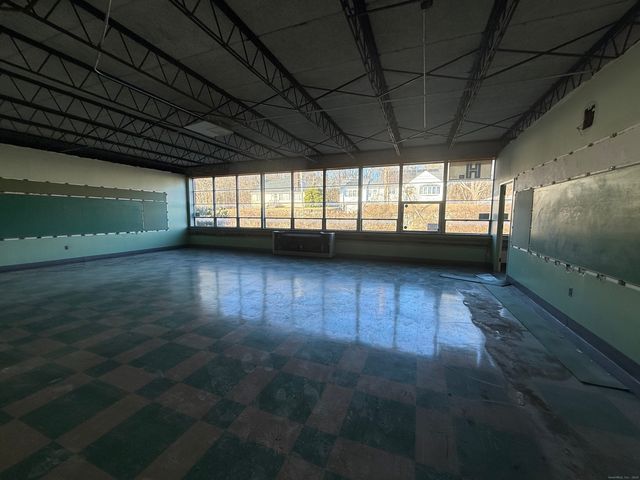 26 Main Street, Thompson, CT 06255