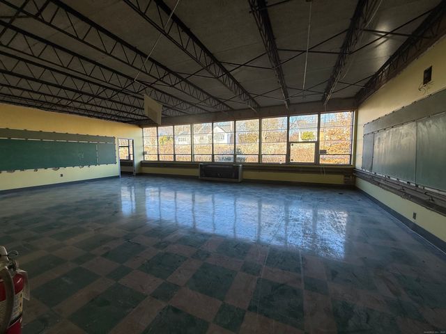 26 Main Street, Thompson, CT 06255