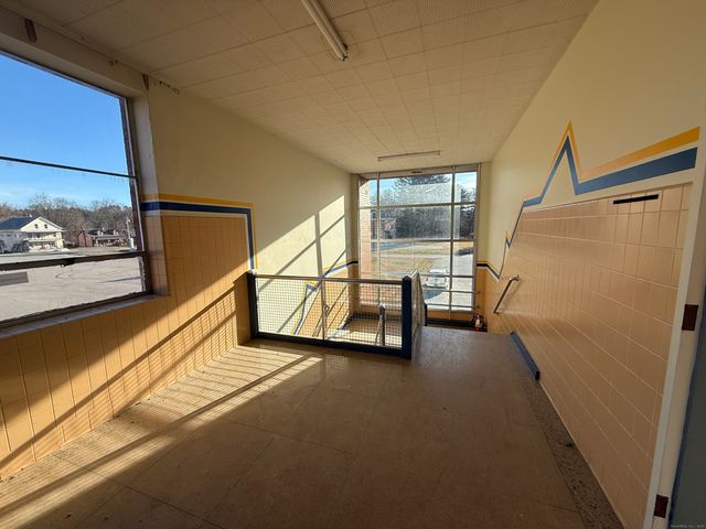 26 Main Street, Thompson, CT 06255