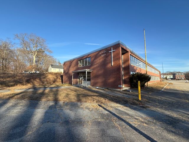 26 Main Street, Thompson, CT 06255