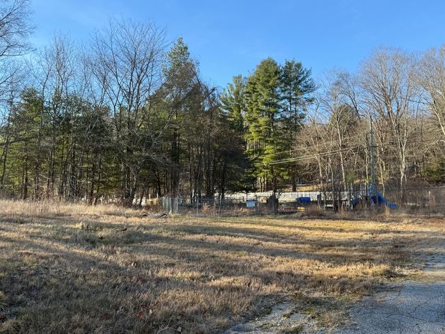 26 Main Street, Thompson, CT 06255