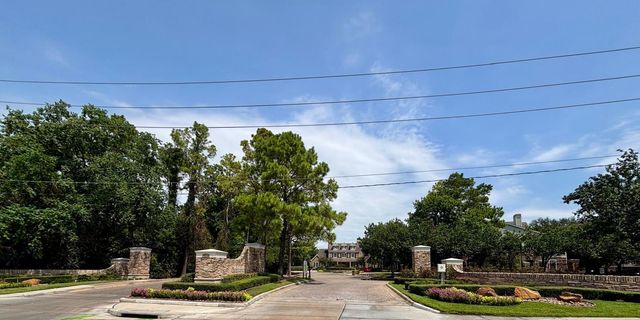 10440 Deerwood Road 837, Houston, TX 77042