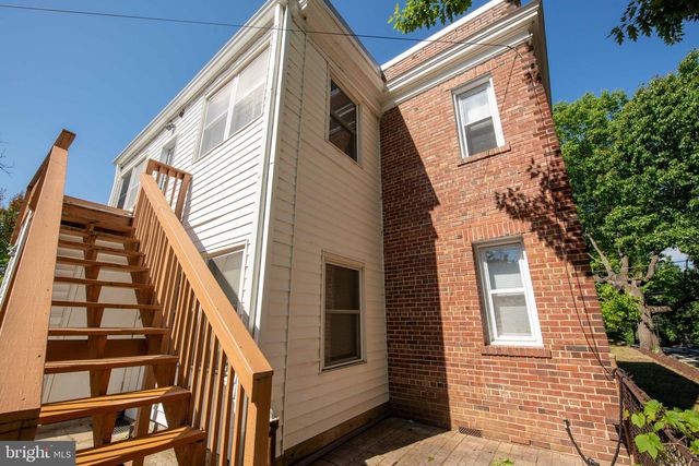 2241 40TH PL NW, Washington, DC 20007