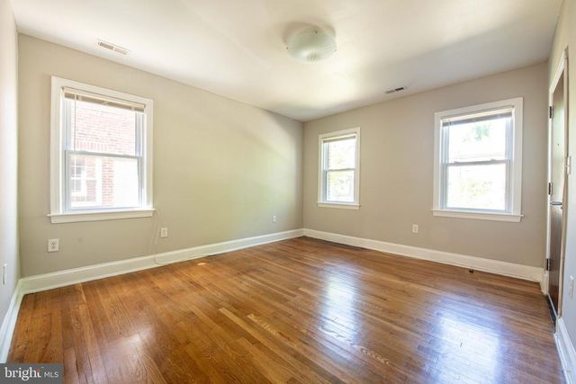 2241 40TH PL NW, Washington, DC 20007