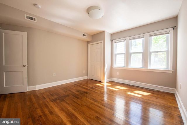 2241 40TH PL NW, Washington, DC 20007