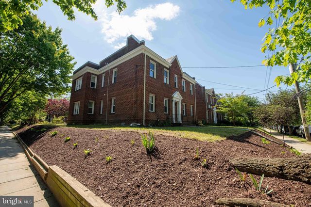 2241 40TH PL NW, Washington, DC 20007