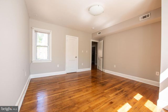 2241 40TH PL NW, Washington, DC 20007