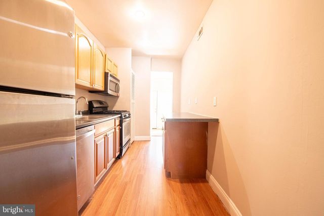 2241 40TH PL NW, Washington, DC 20007