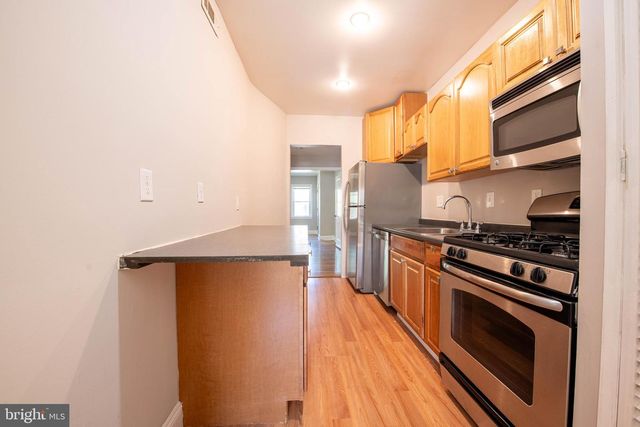 2241 40TH PL NW, Washington, DC 20007