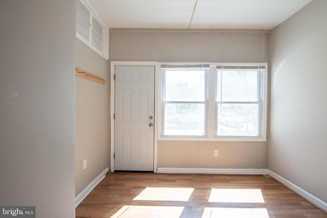 2241 40TH PL NW, Washington, DC 20007