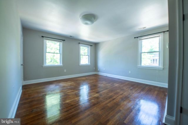 2241 40TH PL NW, Washington, DC 20007
