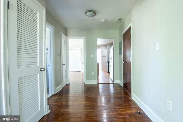 2241 40TH PL NW, Washington, DC 20007