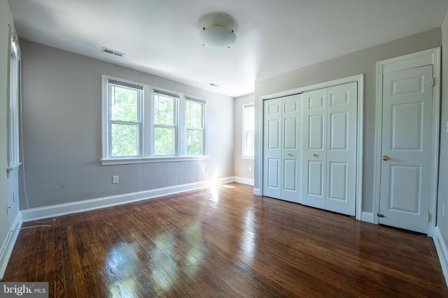 2241 40TH PL NW, Washington, DC 20007