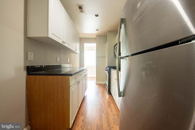 2241 40TH PL NW, Washington, DC 20007